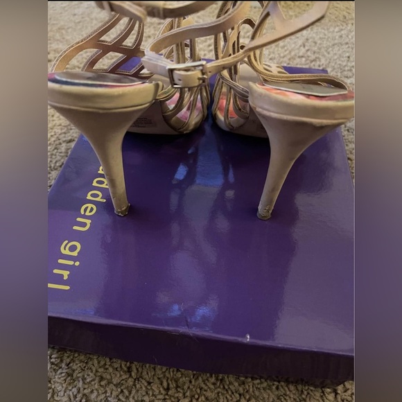 Madden Girl Directt Heels - Picture 2 of 6